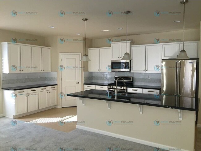 Building Photo - Located in Spanish Springs!