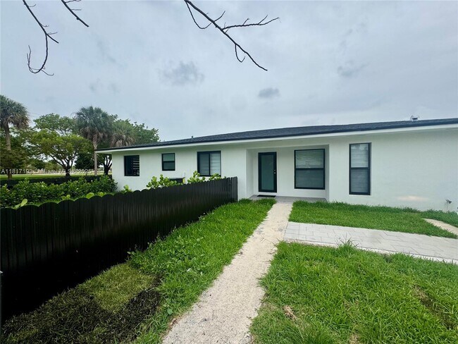 Building Photo - 20640 Manta Dr