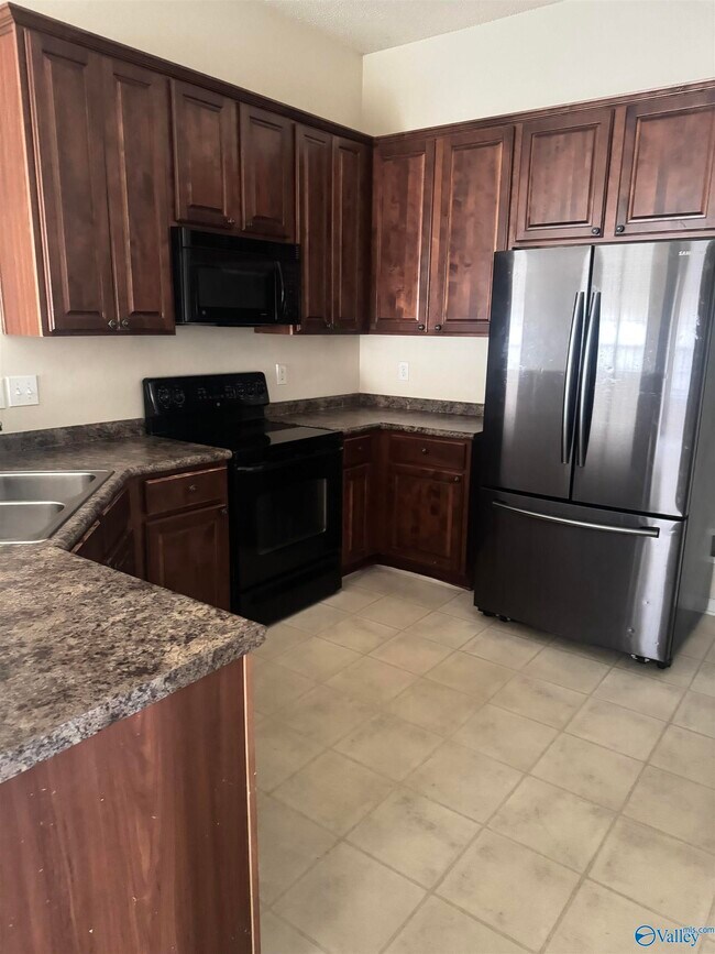 Foto del edificio - 409 Summer Cove Cir NW