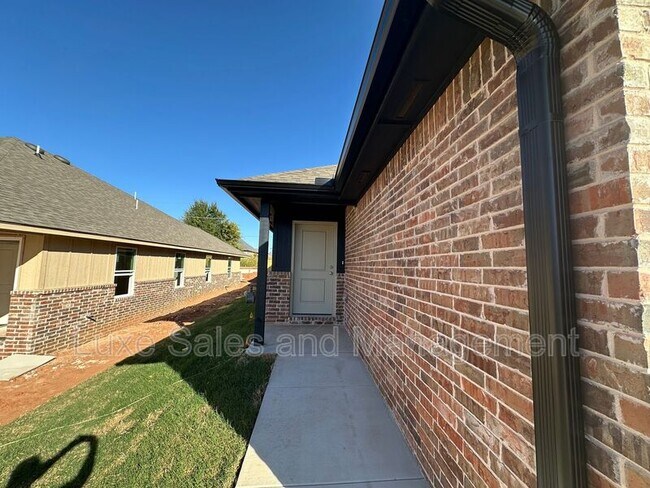 Foto del edificio - 11506 Mackenzie Wy