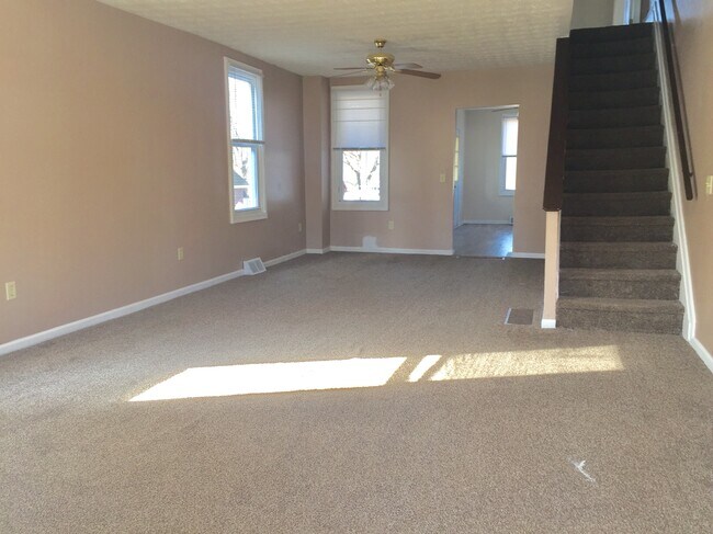 Living Rm - 83 Church st