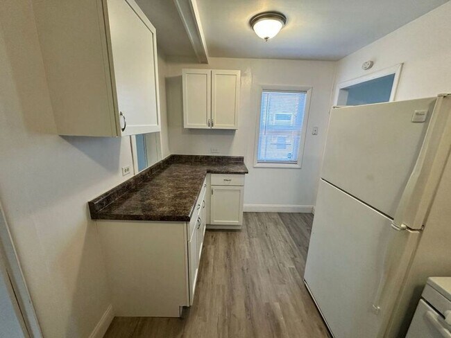Building Photo - Large 3 bedroom property with huge rec roo...