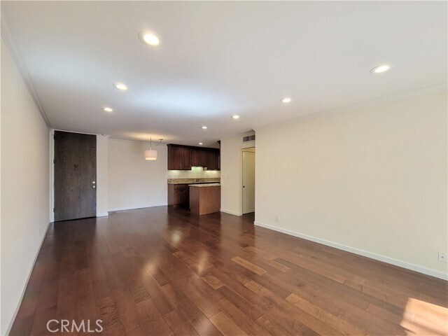 Foto del edificio - 448 N Bellflower Blvd