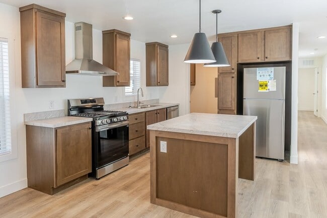 Building Photo - Canyon View Homes
