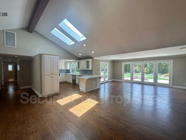 Foto del edificio - 1695 Berkshire Dr
