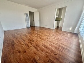 Building Photo - 227 Sierra St