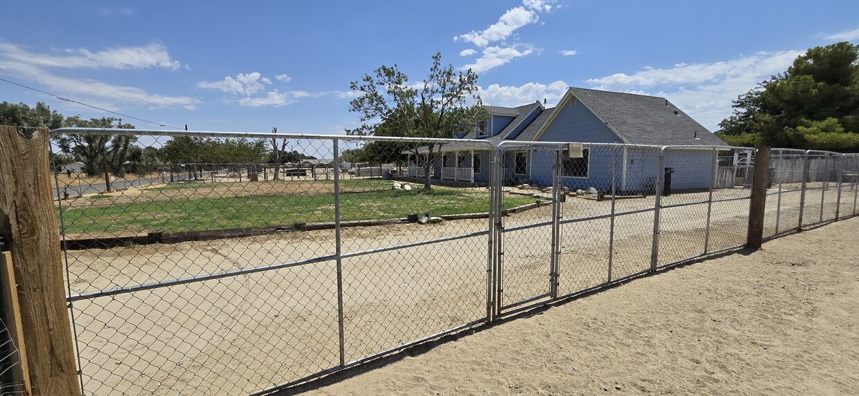 Building Photo - 7806 E Avenue U
