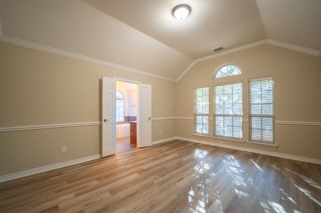 Building Photo - 2002 Gardenridge Dr