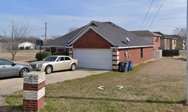 Building Photo - 2919 N El Centro Way