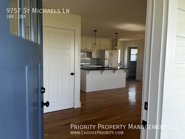 Building Photo - Charming 3 Bed, 2 Bath Bridgewater Home fo...