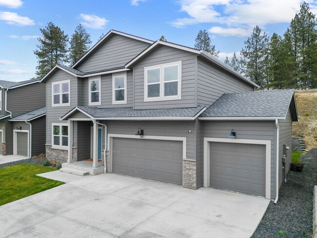 Building Photo - 2022 Built Charming 4-Bedroom Retreat with Scenic Views just 15 minutes west from downtown Spokane