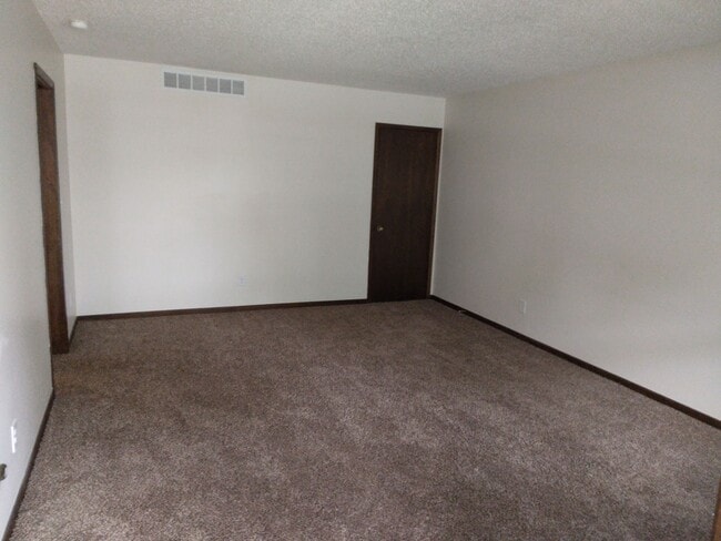 Building Photo - 2302 Prairie View East