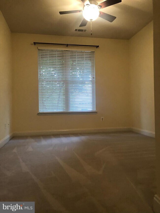 Foto del edificio - 13890 Chelmsford Dr