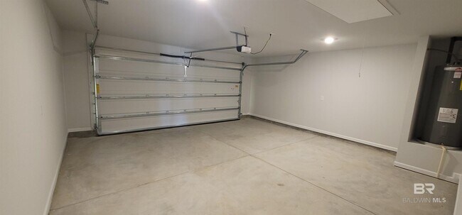 Foto del edificio - 388 Winters Ave