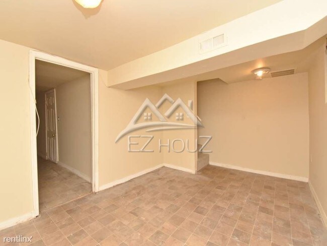 Building Photo - 3 br, 1 bath Apartment - 634 Dumbarton Ave