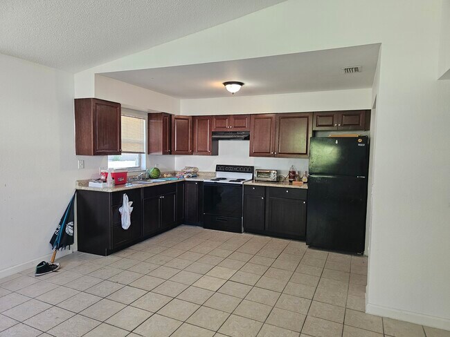Foto del edificio - 472 N Willowwood Point
