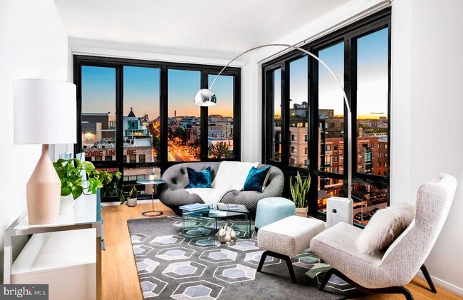 Foto del edificio - 1357 R St NW