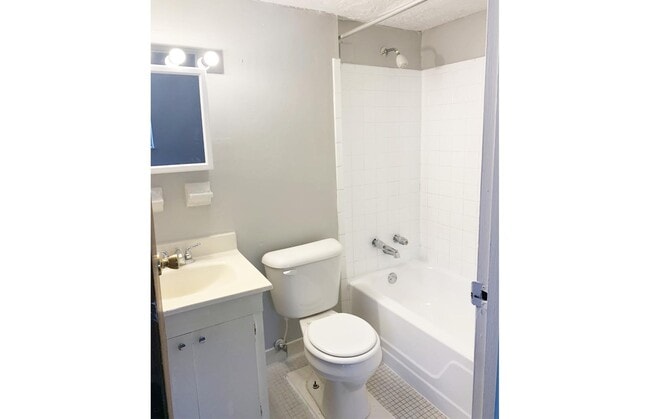 Foto del edificio - 3033 Clifton Ave