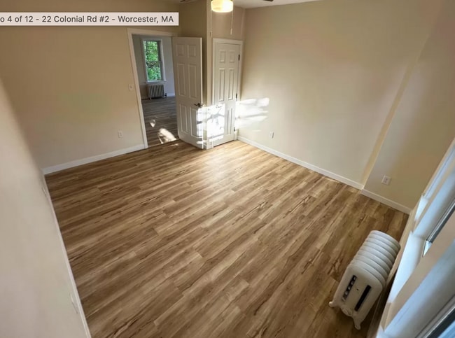 Building Photo - Recently Renovated 3 Bedroom Apartment in ...