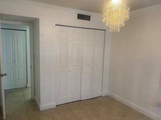 Building Photo - 15520 SW 80th St