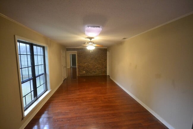 Building Photo - 3 Edward Cir