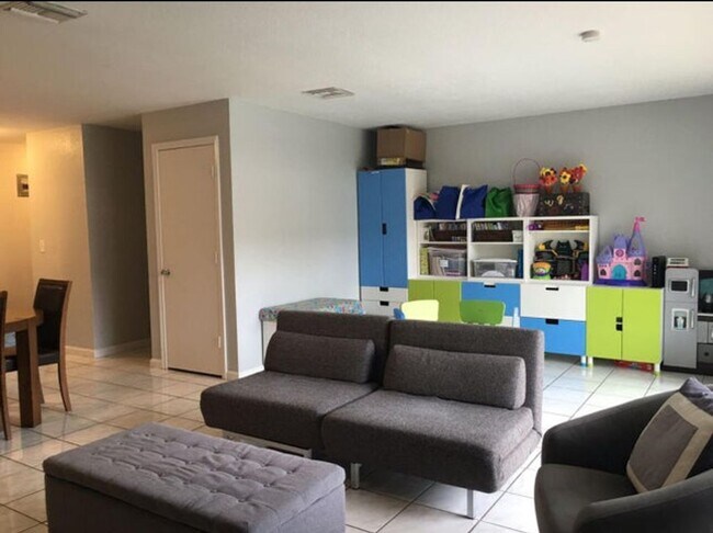 Foto del edificio - 1679 NW 15th Vista