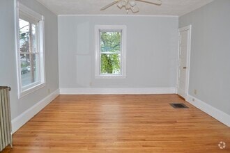 Building Photo - 208 Irving St