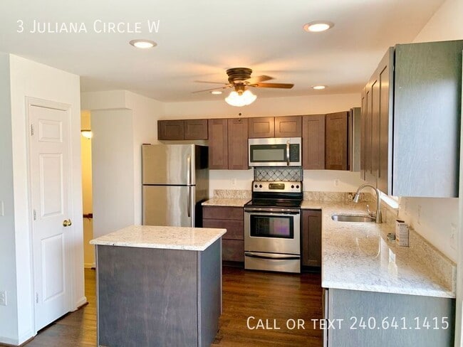 Building Photo - 3 Juliana Cir W