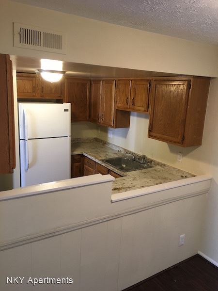Building Photo - 1002 Parkvale Ct