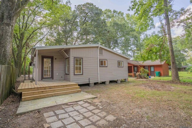 Building Photo - 30114 Oak St