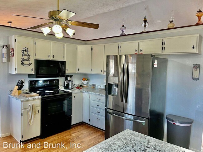 Building Photo - 4 br, 2.5 bath House - 5150 Bunk House Lane