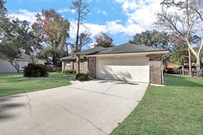 Foto del edificio - Great 4 bedroom/ 2 bathroom home in Eagle Harbor