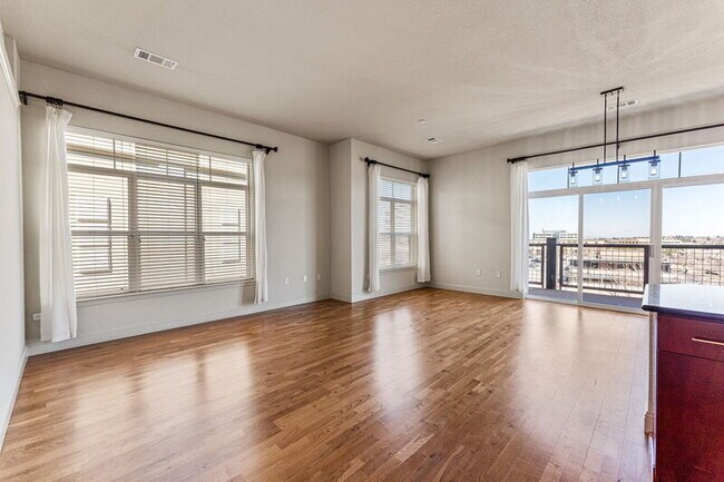 Building Photo - 5401 S Park Terrace Ave