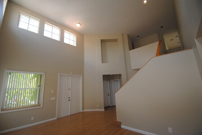 Building Photo - 3915 Hawks Ct