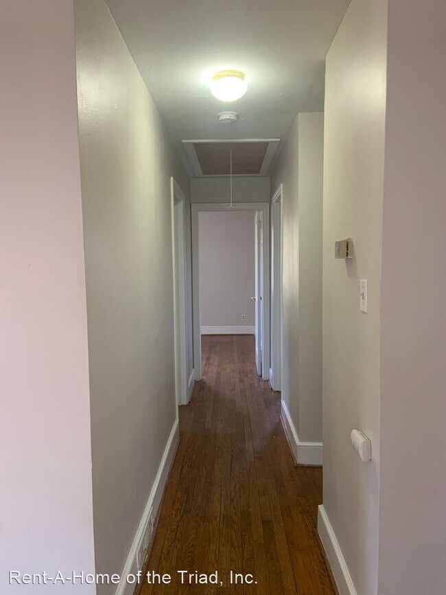 Building Photo - 3 br, 1 bath House - 703 Cliffside Terrace