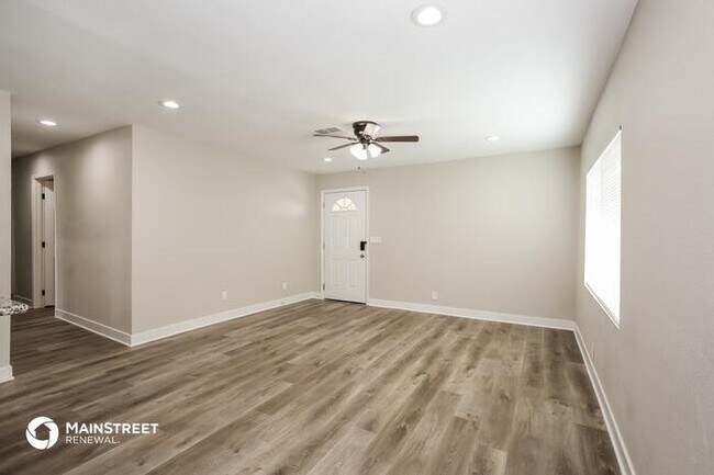 Building Photo - 500 KINGS AVE, NORTH LAS VEGAS, NV 89030