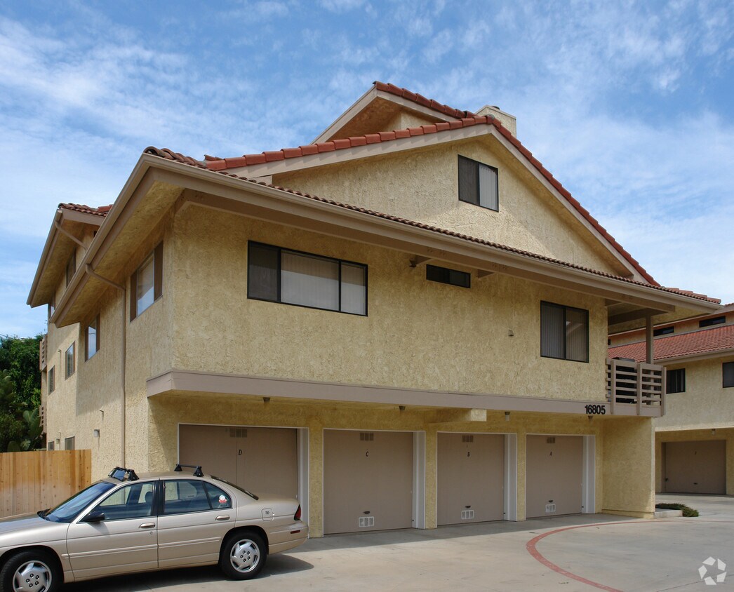 Foto del edificio - 16805 Roosevelt Ln