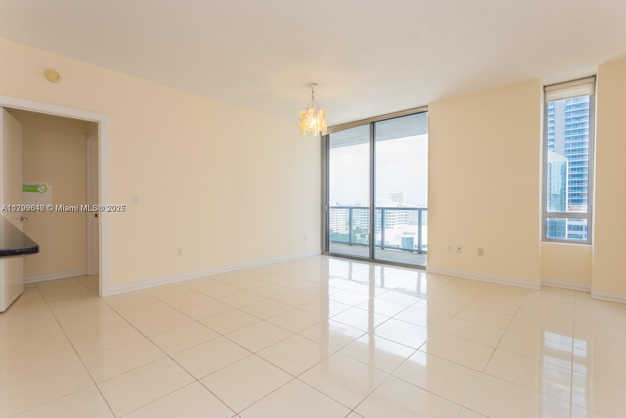 Foto del edificio - 1050 Brickell Ave