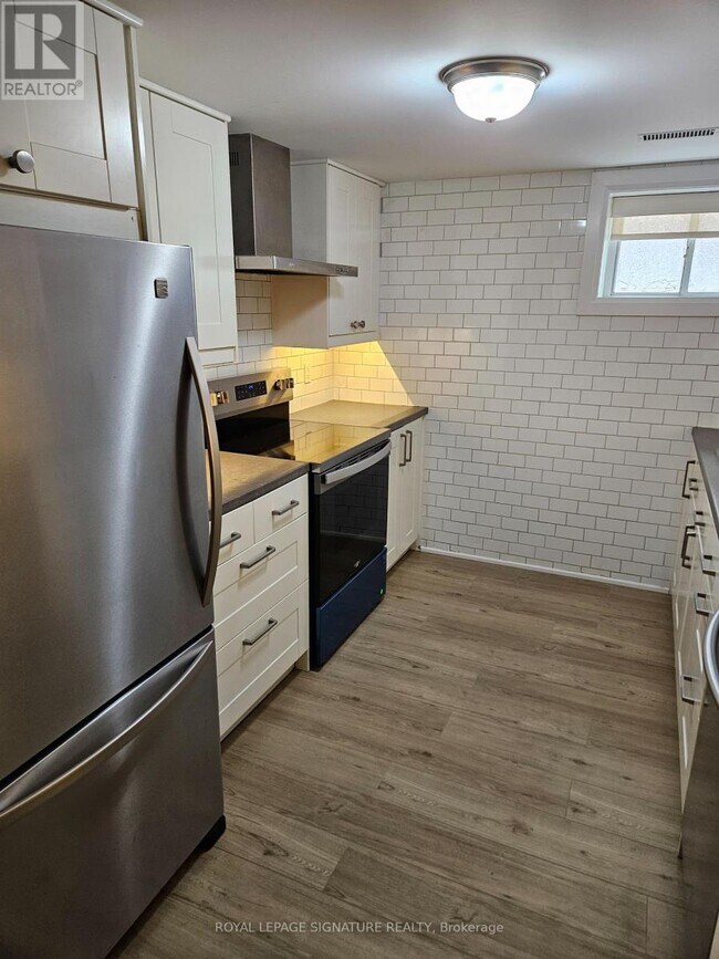 Building Photo - 159 Jeffcoat Dr
