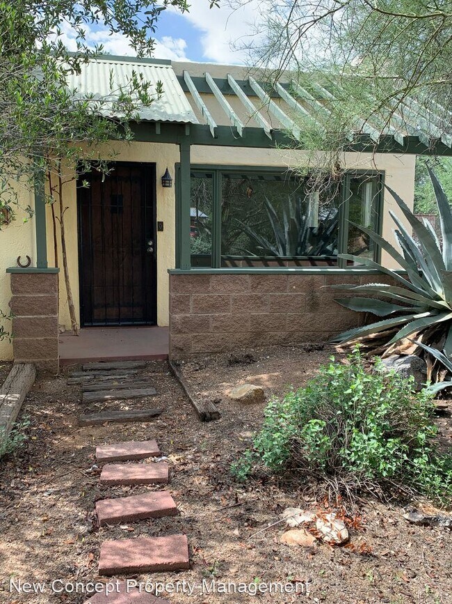 Foto del edificio - 2 br, 1 bath House - 2250 E Silver St