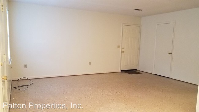 Building Photo - 313-315 Lyles St