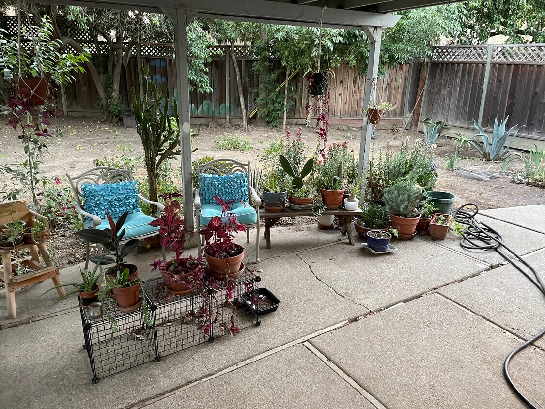 Primary Photo - 3860 Barker Dr