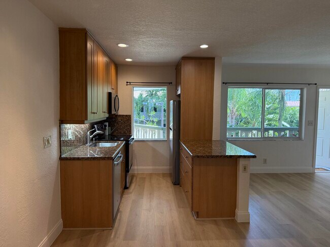 Foto del edificio - 1423 Holly Heights Dr
