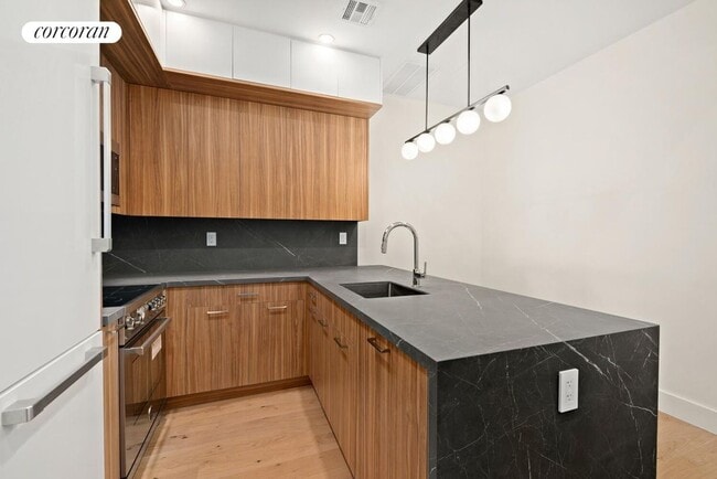 Foto del edificio - 268 W 73rd St