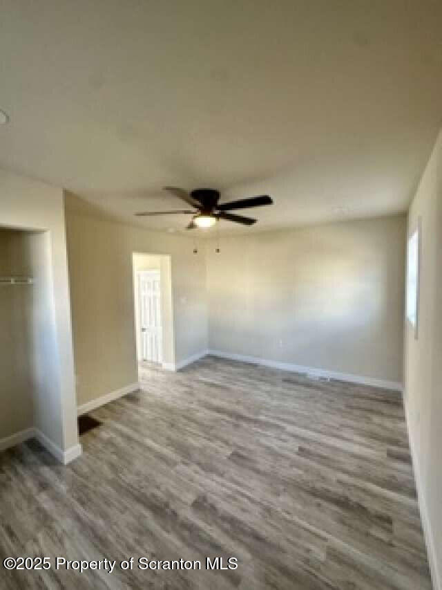 Foto del edificio - 275 Railroad Ave