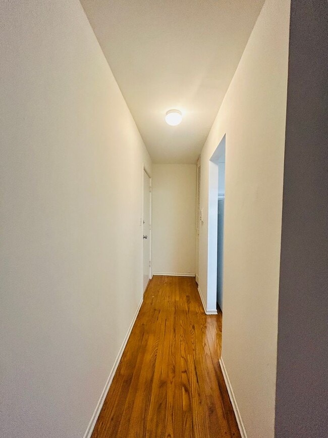 Interior Photo - Hollywood Beach