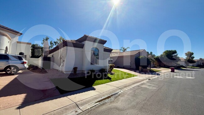 Foto del edificio - 8133 E Cortez Dr