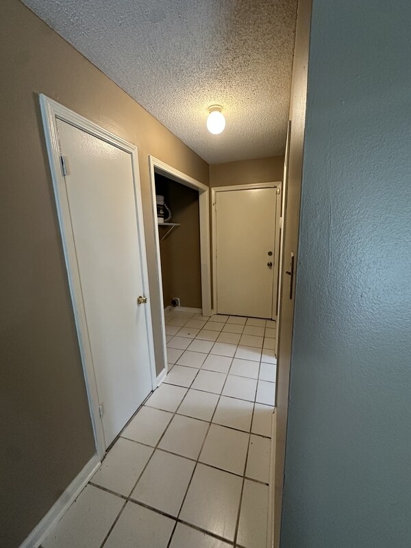 Foto del edificio - 5717 Burnette Pl