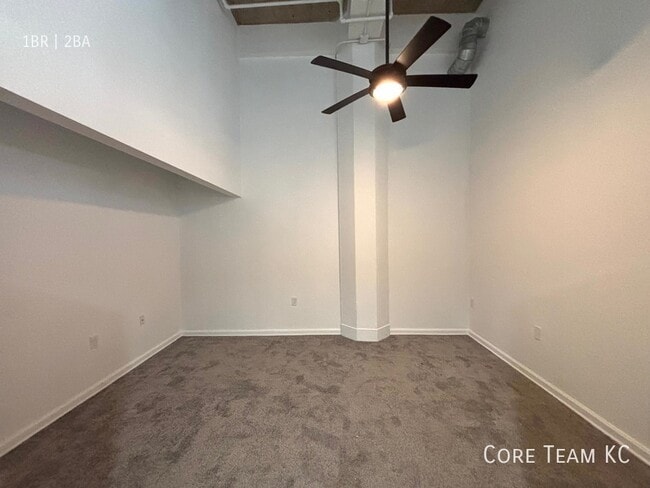 Foto del edificio - 934 Broadway Blvd