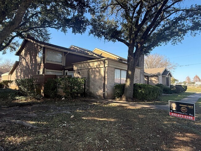 Foto del edificio - 8498 Dairy View Ln